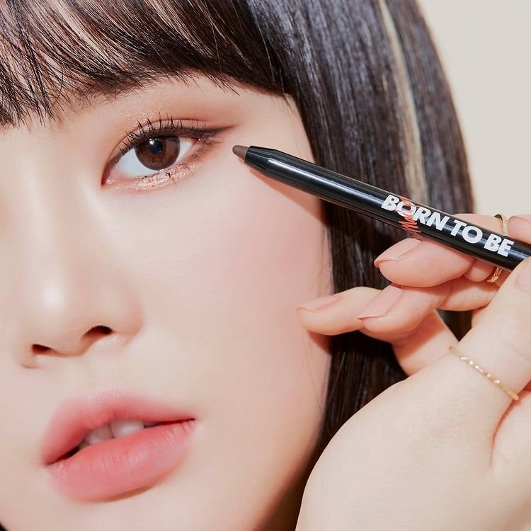 Which country's party makeup style suits you? 8